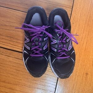 New Balance Women’s 490v2 Running Shoes – Black Purple Size 9 (W490GCL2)